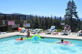 Lodge Montecito Sequoia Wilsonia